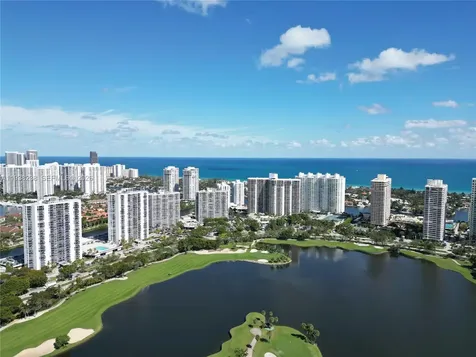 3675 N Country Club Drive Aventura FL 33180