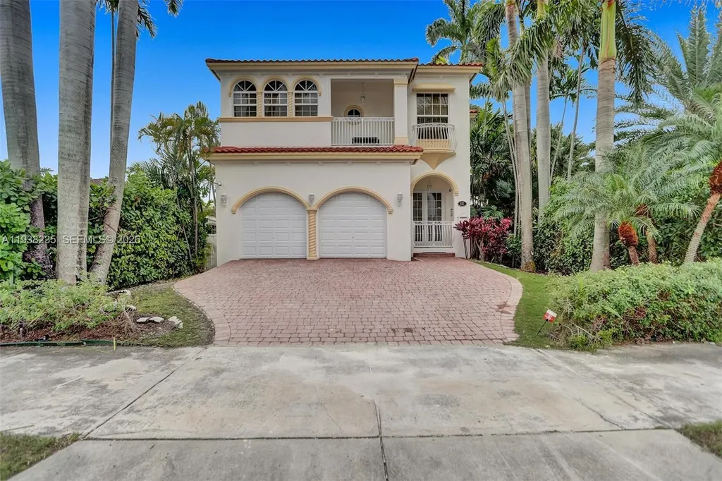 832 Hollywood Boulevard Hollywood FL 33019