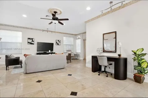 832 Hollywood Boulevard Hollywood FL 33019