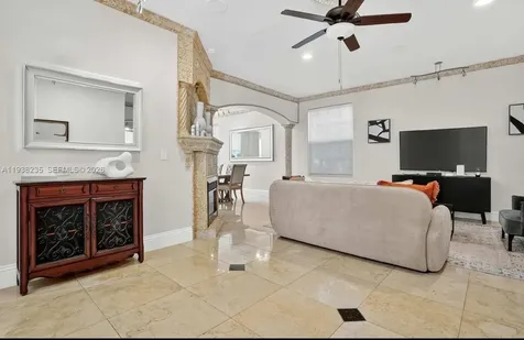 832 Hollywood Boulevard Hollywood FL 33019