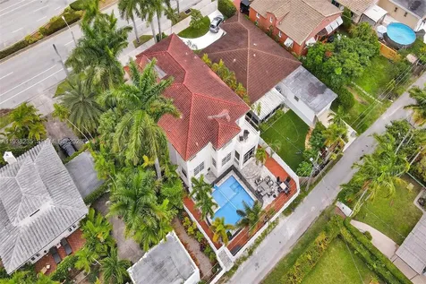 832 Hollywood Boulevard Hollywood FL 33019