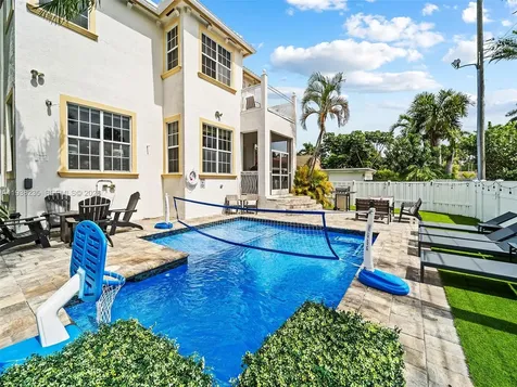 832 Hollywood Boulevard Hollywood FL 33019