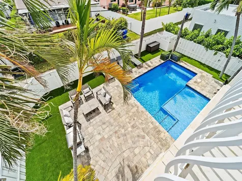 832 Hollywood Boulevard Hollywood FL 33019