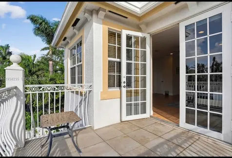 832 Hollywood Boulevard Hollywood FL 33019