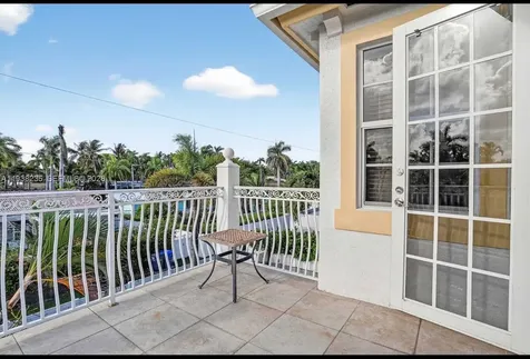 832 Hollywood Boulevard Hollywood FL 33019
