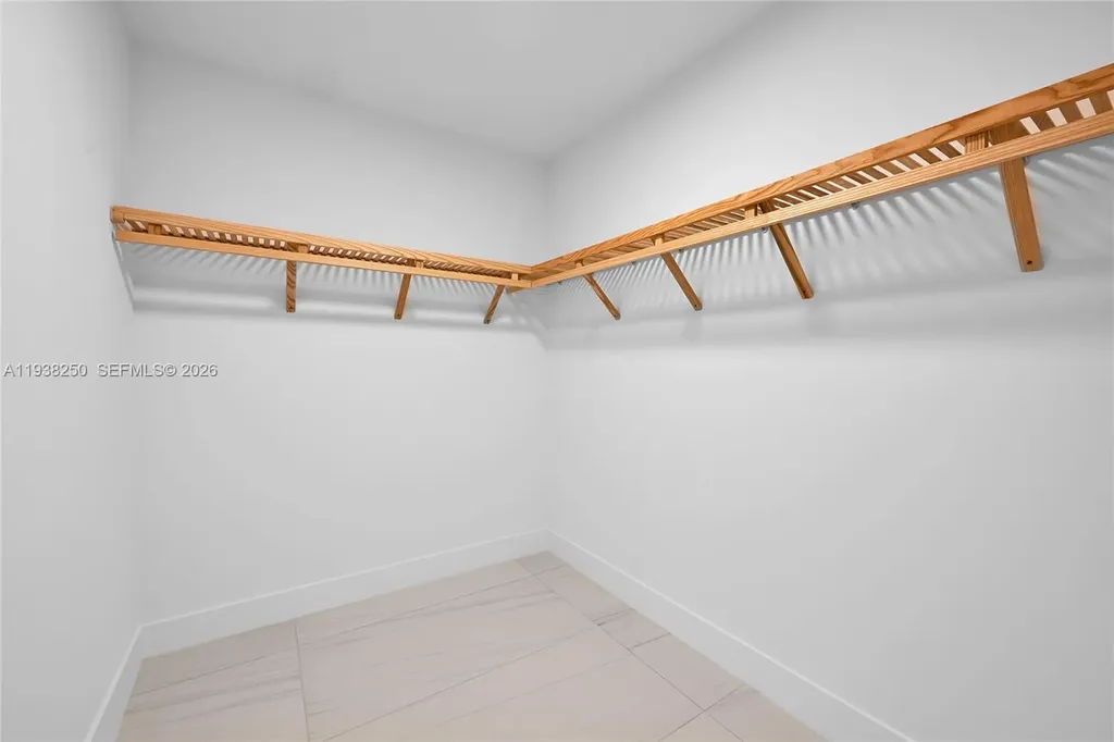 151 N Seabreeze Fort Lauderdale FL 33304