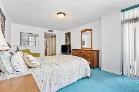 6039 Collins Avenue Miami Beach FL 33140