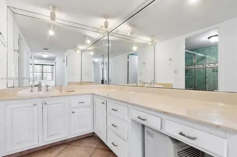 6039 Collins Avenue Miami Beach FL 33140