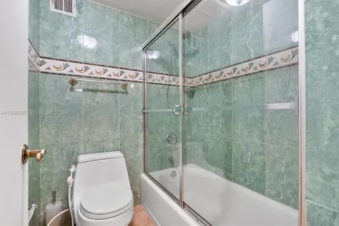 6039 Collins Avenue Miami Beach FL 33140