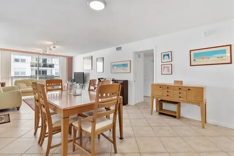 6039 Collins Avenue Miami Beach FL 33140