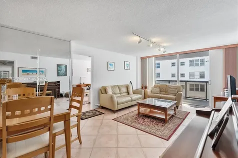 6039 Collins Avenue Miami Beach FL 33140