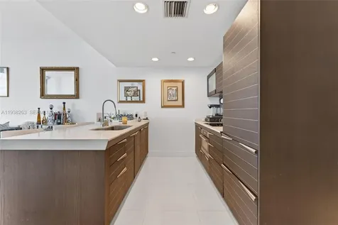 200 Biscayne Boulevard Way Miami FL 33131