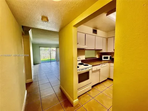 5201 Geneva Way Doral FL 33166