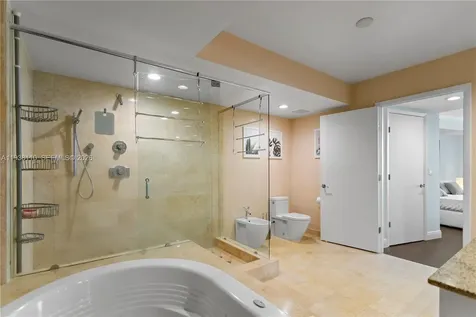 17201 Collins Avenue Sunny Isles Beach FL 33160