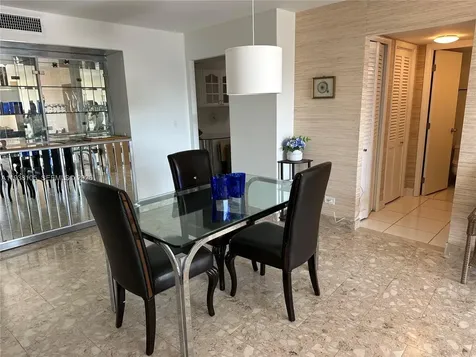 6039 Collins Avenue Miami Beach FL 33140