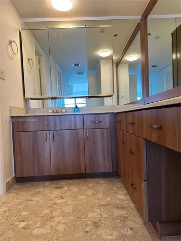 6039 Collins Avenue Miami Beach FL 33140