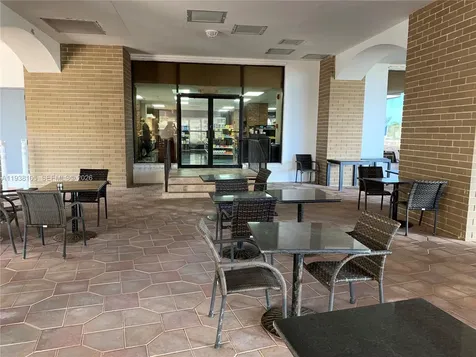 6039 Collins Avenue Miami Beach FL 33140