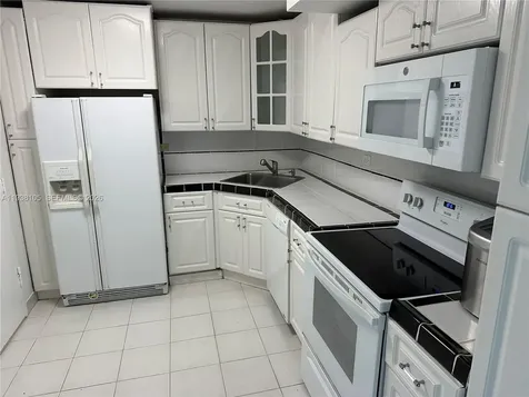 6039 Collins Avenue Miami Beach FL 33140