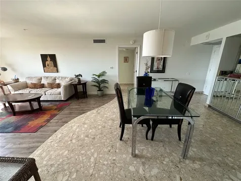 6039 Collins Avenue Miami Beach FL 33140