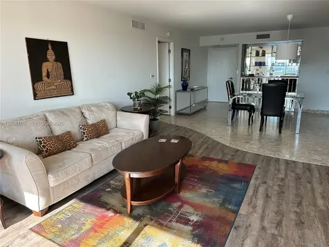 6039 Collins Avenue Miami Beach FL 33140