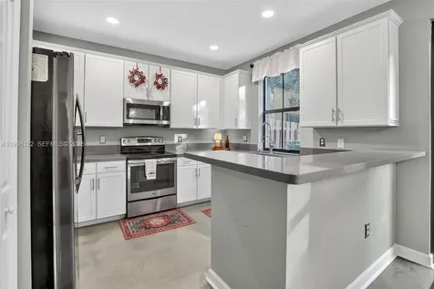 12140 Village Place Davie FL 33325