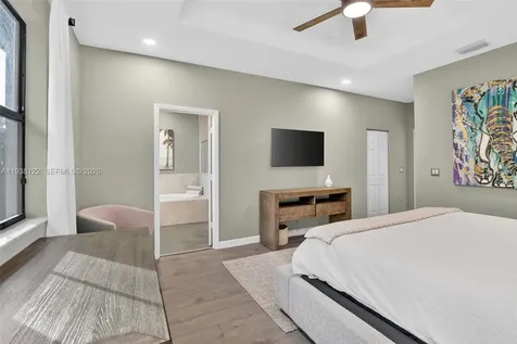 12140 Village Place Davie FL 33325