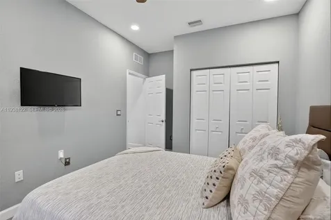 12140 Village Place Davie FL 33325
