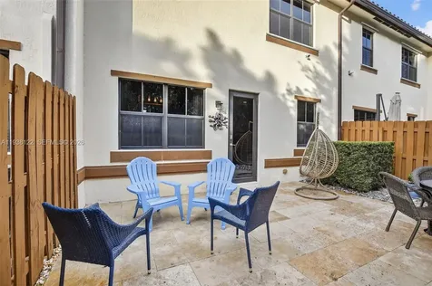 12140 Village Place Davie FL 33325