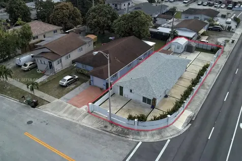 798 W 31st Street Hialeah FL 33012