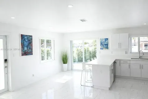 798 W 31st Street Hialeah FL 33012