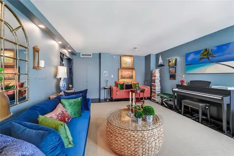 2555 Collins Avenue Miami Beach FL 33140