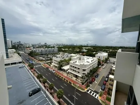 2899 Collins Miami Beach FL 33140
