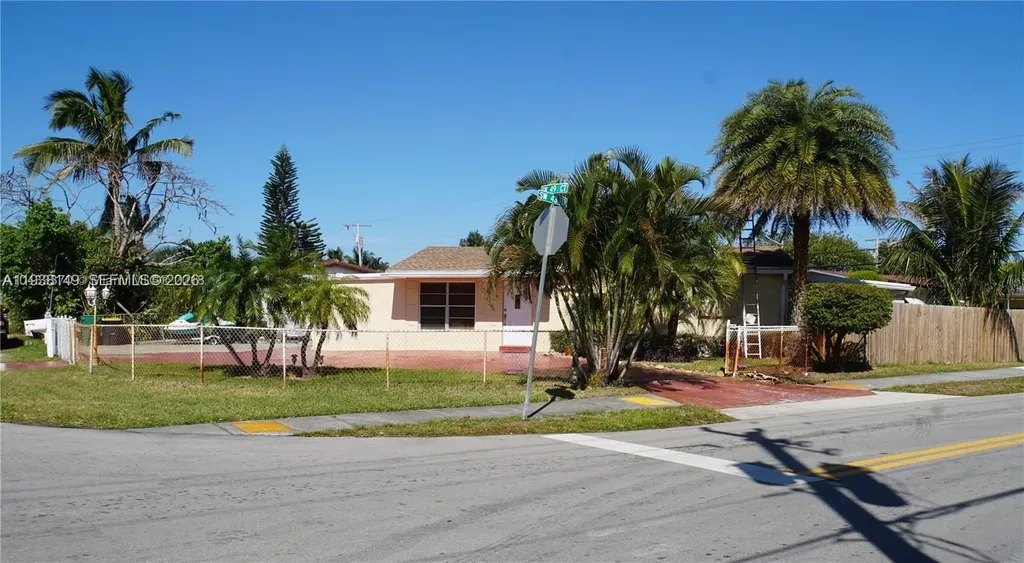 4361 SW 49th Court Dania Beach FL 33314