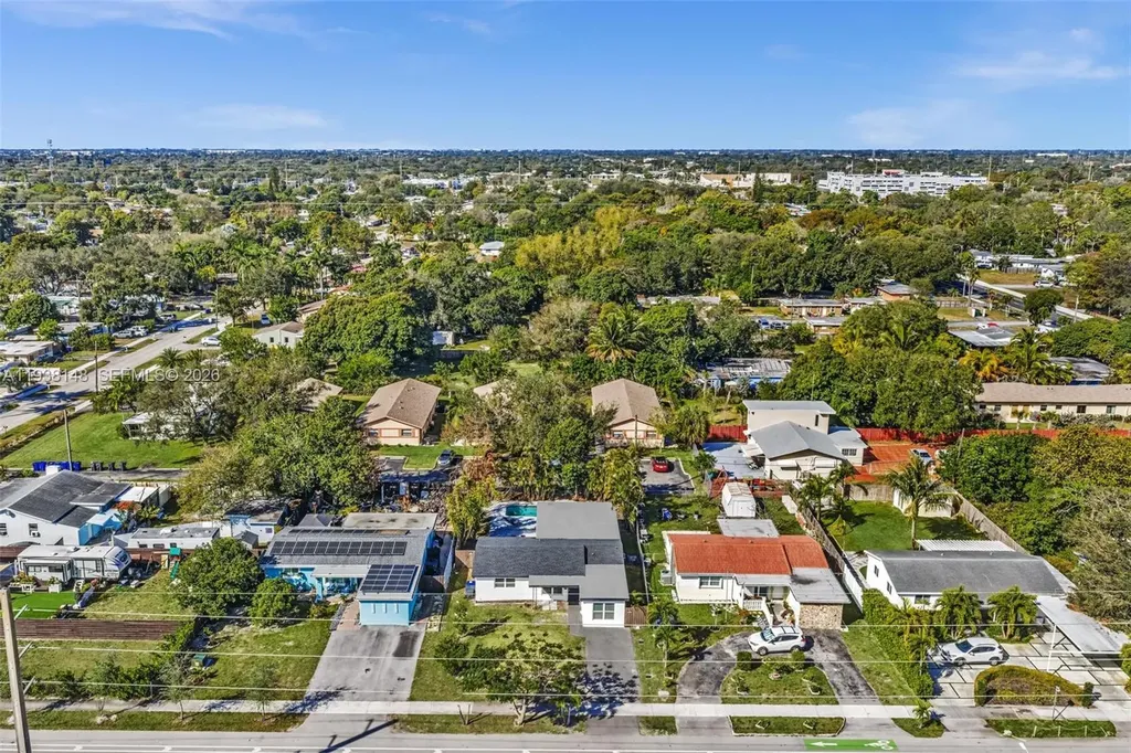 1530 N 56th Avenue Hollywood FL 33021