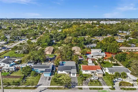 1530 N 56th Avenue Hollywood FL 33021