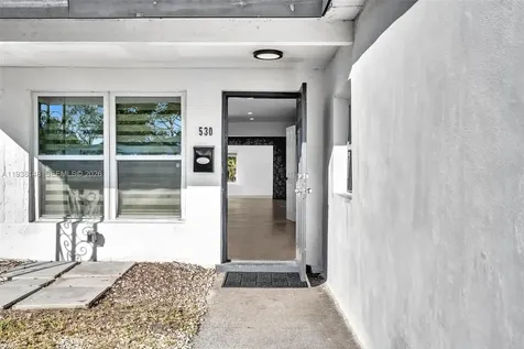 1530 N 56th Avenue Hollywood FL 33021
