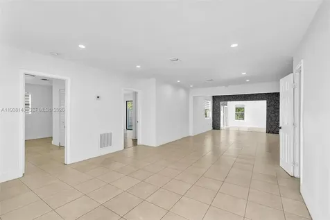 1530 N 56th Avenue Hollywood FL 33021