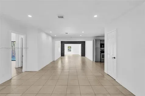 1530 N 56th Avenue Hollywood FL 33021