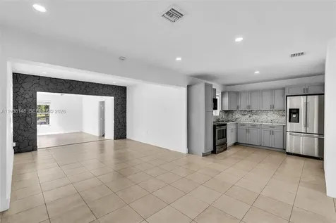 1530 N 56th Avenue Hollywood FL 33021