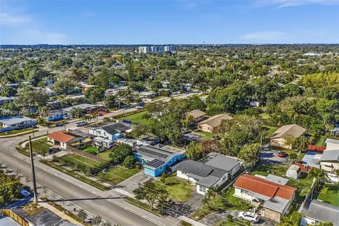 1530 N 56th Avenue Hollywood FL 33021