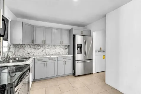 1530 N 56th Avenue Hollywood FL 33021
