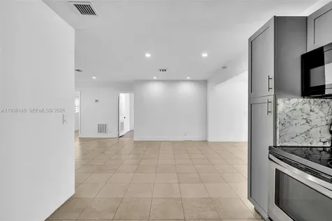 1530 N 56th Avenue Hollywood FL 33021