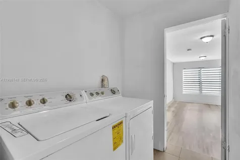 1530 N 56th Avenue Hollywood FL 33021