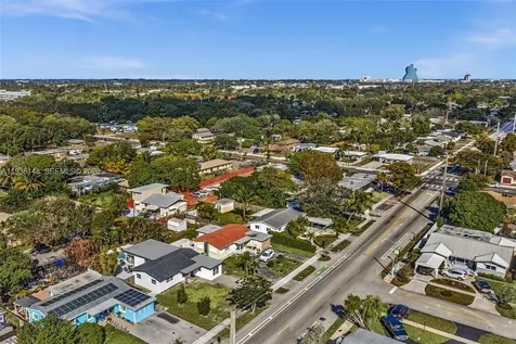 1530 N 56th Avenue Hollywood FL 33021