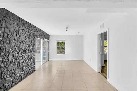1530 N 56th Avenue Hollywood FL 33021