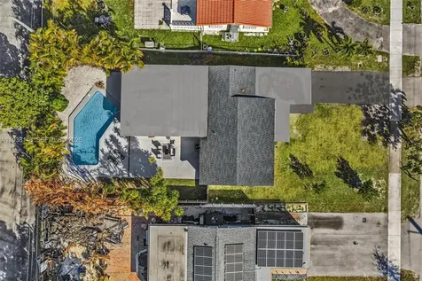 1530 N 56th Avenue Hollywood FL 33021