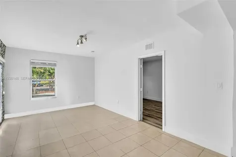 1530 N 56th Avenue Hollywood FL 33021