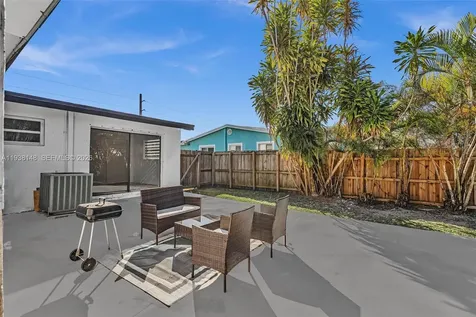 1530 N 56th Avenue Hollywood FL 33021