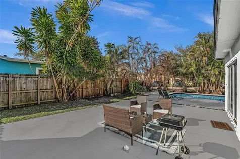 1530 N 56th Avenue Hollywood FL 33021