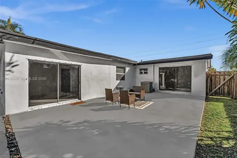 1530 N 56th Avenue Hollywood FL 33021